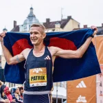 Být rychlejší než oba tatínci, přeje si v Českých Budějovicích favorit půlmaratonu Vebr