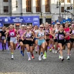 Téměř 14 tisíc běžců a jedinečná scenérie noční Prahy – na Birell Grand Prix padaly rekordy, při adidas Běhu na 5 km patřila Praha ženám